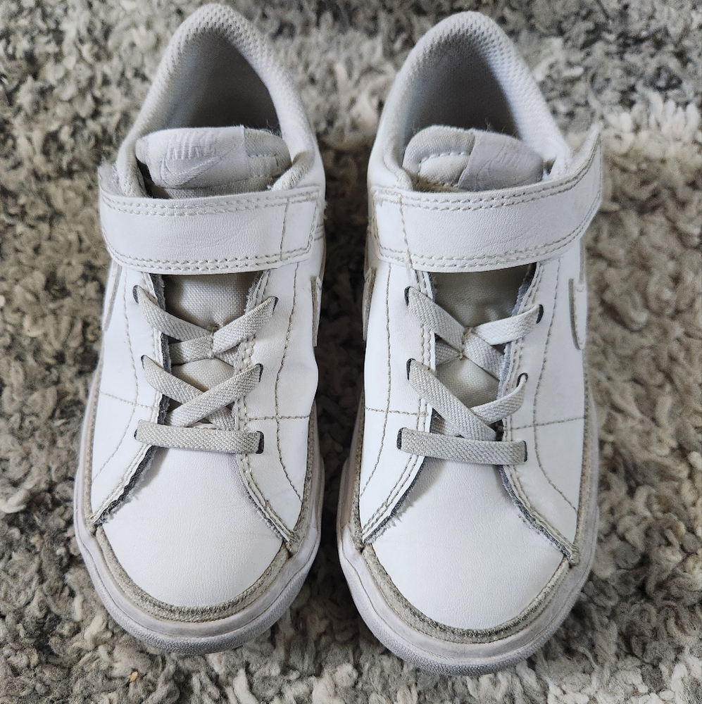 Nike Court Legacy